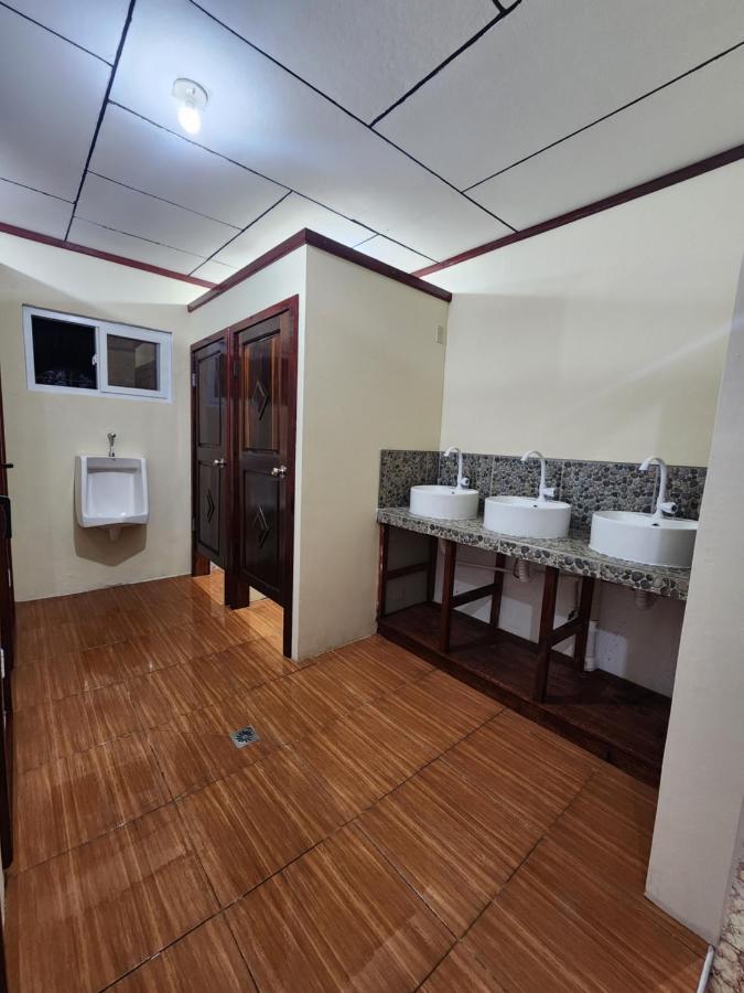 Fenix Hotel & Hostel Утила Екстериор снимка