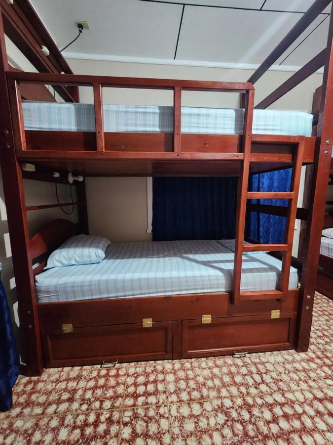 Fenix Hotel & Hostel Утила Екстериор снимка