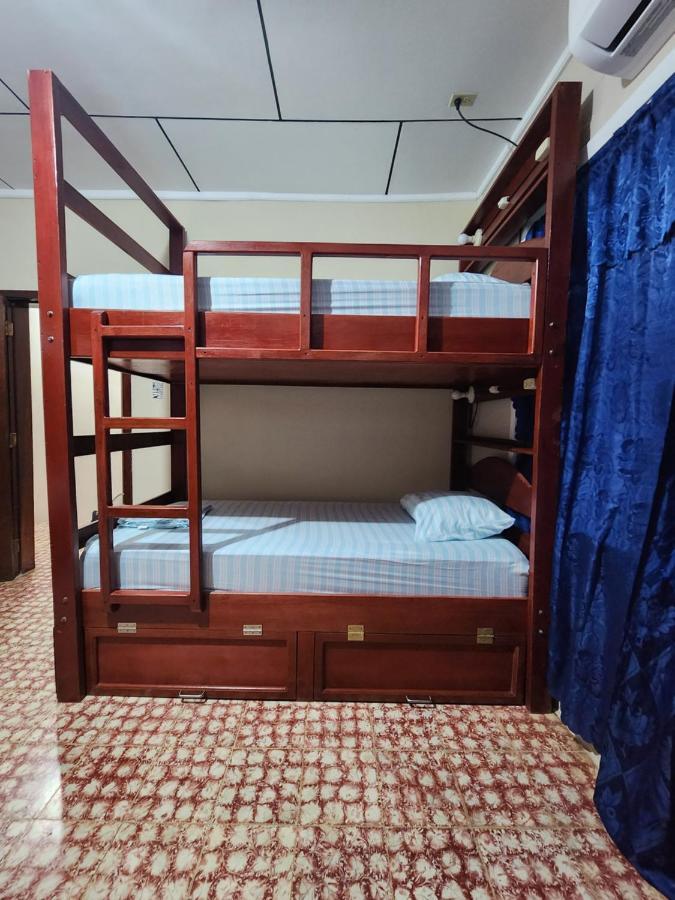 Fenix Hotel & Hostel Утила Екстериор снимка