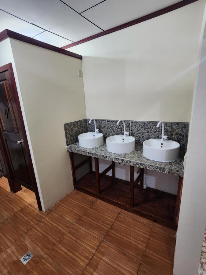 Fenix Hotel & Hostel Утила Екстериор снимка